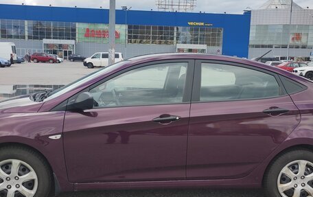 Hyundai Solaris II рестайлинг, 2011 год, 650 000 рублей, 3 фотография