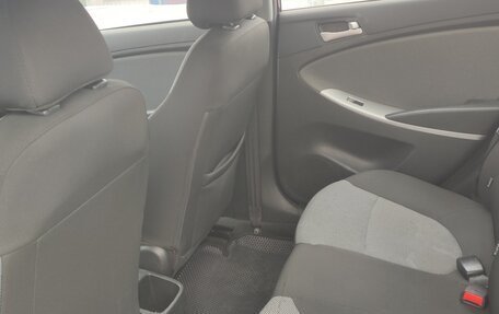 Hyundai Solaris II рестайлинг, 2011 год, 650 000 рублей, 13 фотография