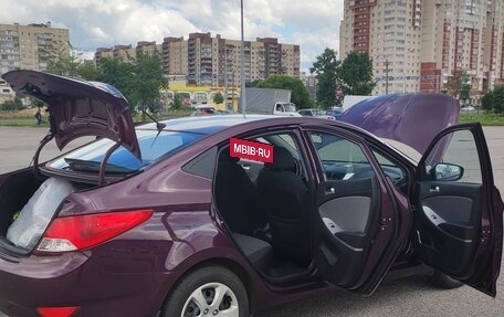 Hyundai Solaris II рестайлинг, 2011 год, 650 000 рублей, 22 фотография