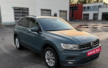 Volkswagen Tiguan II, 2020 год, 2 340 000 рублей, 2 фотография