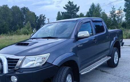 Toyota Hilux VII, 2013 год, 5 000 000 рублей, 2 фотография