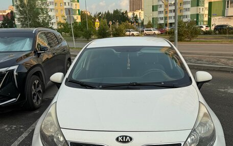 KIA Rio III рестайлинг, 2014 год, 600 000 рублей, 2 фотография