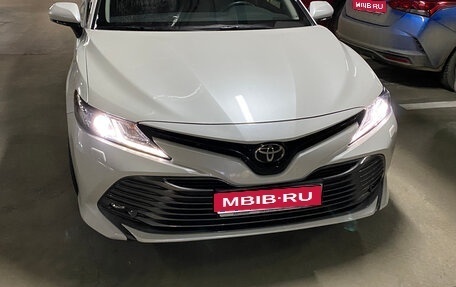 Toyota Camry, 2018 год, 2 850 000 рублей, 1 фотография