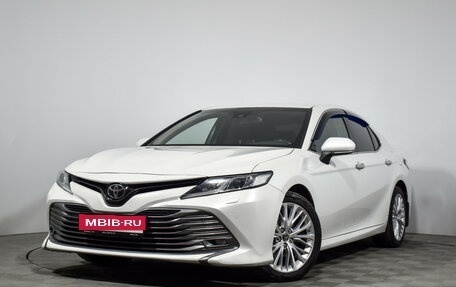 Toyota Camry, 2018 год, 2 490 000 рублей, 1 фотография