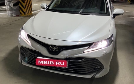Toyota Camry, 2018 год, 2 850 000 рублей, 2 фотография