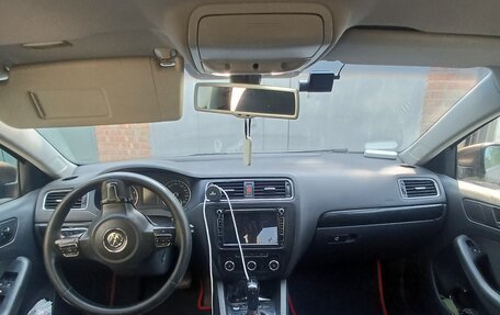 Volkswagen Jetta VI, 2011 год, 950 000 рублей, 4 фотография
