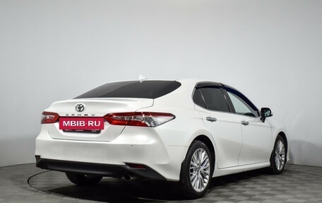 Toyota Camry, 2018 год, 2 490 000 рублей, 5 фотография