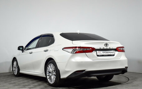 Toyota Camry, 2018 год, 2 490 000 рублей, 8 фотография