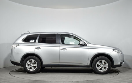 Mitsubishi Outlander III рестайлинг 3, 2014 год, 1 400 000 рублей, 5 фотография