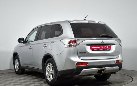 Mitsubishi Outlander III рестайлинг 3, 2014 год, 1 400 000 рублей, 8 фотография