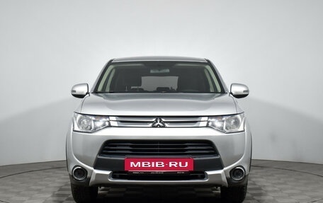 Mitsubishi Outlander III рестайлинг 3, 2014 год, 1 400 000 рублей, 3 фотография