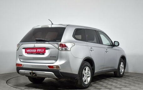 Mitsubishi Outlander III рестайлинг 3, 2014 год, 1 400 000 рублей, 6 фотография