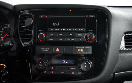 Mitsubishi Outlander III рестайлинг 3, 2014 год, 1 400 000 рублей, 16 фотография