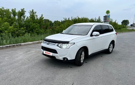 Mitsubishi Outlander III рестайлинг 3, 2013 год, 1 200 000 рублей, 8 фотография