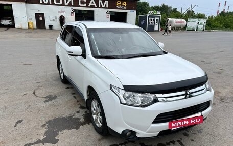 Mitsubishi Outlander III рестайлинг 3, 2013 год, 1 200 000 рублей, 2 фотография