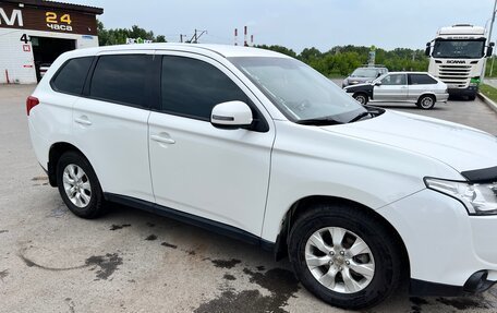 Mitsubishi Outlander III рестайлинг 3, 2013 год, 1 200 000 рублей, 4 фотография