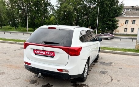 Mitsubishi Outlander III рестайлинг 3, 2013 год, 1 200 000 рублей, 6 фотография