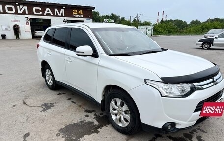 Mitsubishi Outlander III рестайлинг 3, 2013 год, 1 200 000 рублей, 3 фотография