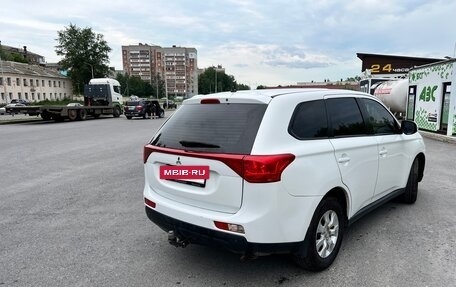 Mitsubishi Outlander III рестайлинг 3, 2013 год, 1 200 000 рублей, 12 фотография