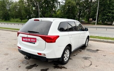 Mitsubishi Outlander III рестайлинг 3, 2013 год, 1 200 000 рублей, 5 фотография