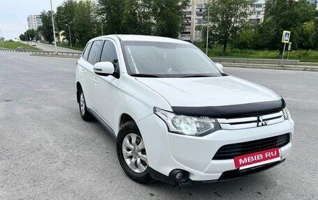 Mitsubishi Outlander III рестайлинг 3, 2013 год, 1 200 000 рублей, 9 фотография