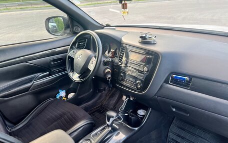 Mitsubishi Outlander III рестайлинг 3, 2013 год, 1 200 000 рублей, 18 фотография