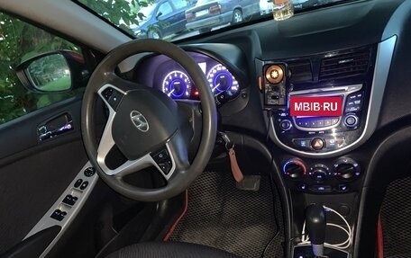 Hyundai Solaris II рестайлинг, 2013 год, 720 000 рублей, 2 фотография