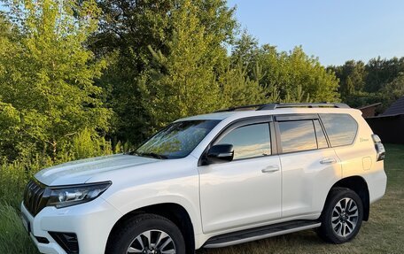 Toyota Land Cruiser Prado 150 рестайлинг 2, 2021 год, 6 500 000 рублей, 2 фотография