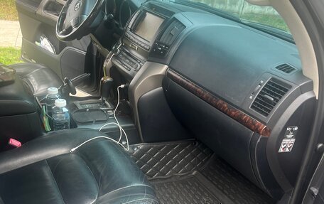 Toyota Land Cruiser 200, 2011 год, 2 900 000 рублей, 10 фотография