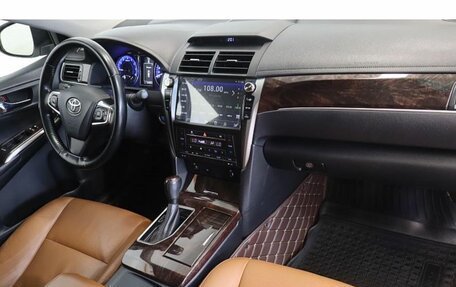 Toyota Camry, 2017 год, 2 349 000 рублей, 5 фотография