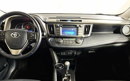 Toyota RAV4, 2015 год, 1 900 000 рублей, 14 фотография