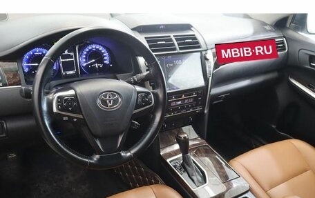 Toyota Camry, 2017 год, 2 349 000 рублей, 6 фотография