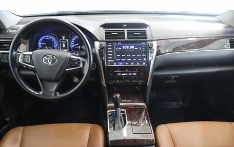 Toyota Camry, 2017 год, 2 349 000 рублей, 11 фотография