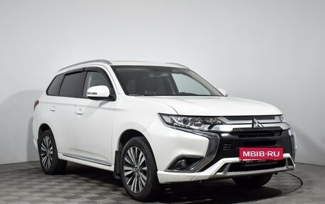 Mitsubishi Outlander III рестайлинг 3, 2022 год, 2 549 000 рублей, 4 фотография