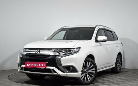 Mitsubishi Outlander III рестайлинг 3, 2022 год, 2 549 000 рублей, 2 фотография