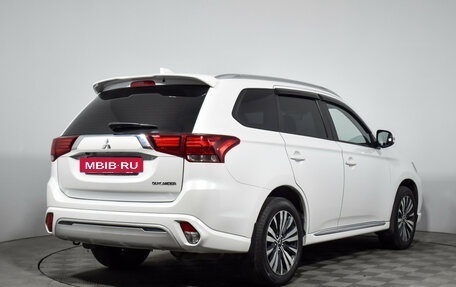 Mitsubishi Outlander III рестайлинг 3, 2022 год, 2 549 000 рублей, 6 фотография