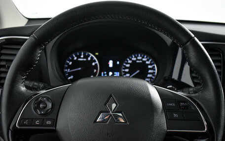 Mitsubishi Outlander III рестайлинг 3, 2022 год, 2 549 000 рублей, 17 фотография