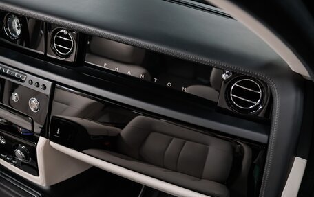 Rolls-Royce Phantom VII рестайлинг, 2013 год, 27 990 000 рублей, 19 фотография