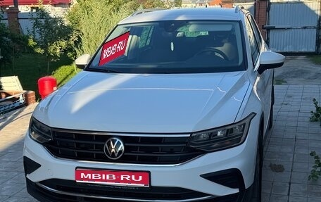 Volkswagen Tiguan II, 2021 год, 3 250 000 рублей, 1 фотография