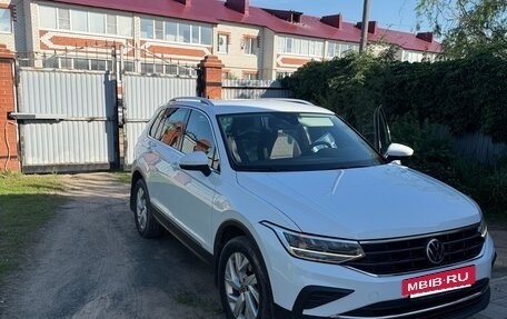Volkswagen Tiguan II, 2021 год, 3 250 000 рублей, 10 фотография