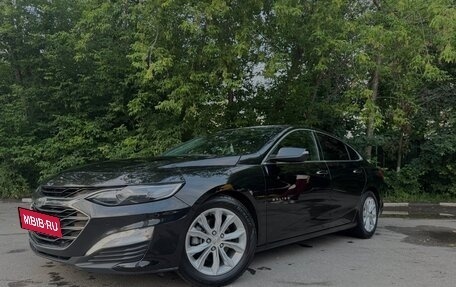 Chevrolet Malibu IX, 2020 год, 2 100 000 рублей, 2 фотография