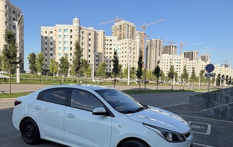 KIA Rio IV, 2020 год, 890 000 рублей, 2 фотография