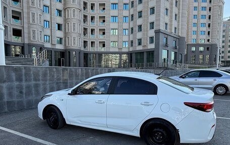 KIA Rio IV, 2020 год, 890 000 рублей, 4 фотография