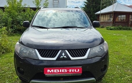 Mitsubishi Outlander III рестайлинг 3, 2008 год, 1 400 000 рублей, 1 фотография