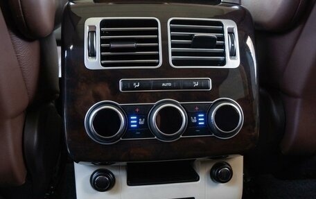 Land Rover Range Rover IV рестайлинг, 2015 год, 4 515 000 рублей, 28 фотография