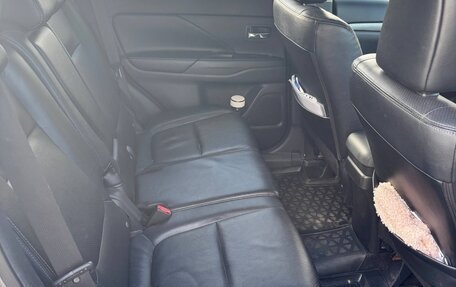 Mitsubishi Outlander III рестайлинг 3, 2012 год, 1 240 000 рублей, 7 фотография