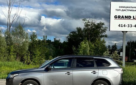 Mitsubishi Outlander III рестайлинг 3, 2012 год, 1 240 000 рублей, 4 фотография