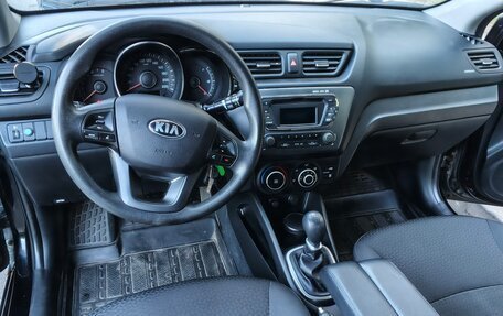 KIA Rio III рестайлинг, 2013 год, 700 000 рублей, 15 фотография