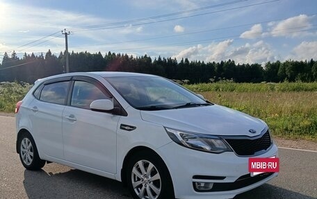 KIA Rio III рестайлинг, 2017 год, 990 000 рублей, 2 фотография