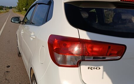 KIA Rio III рестайлинг, 2017 год, 990 000 рублей, 21 фотография